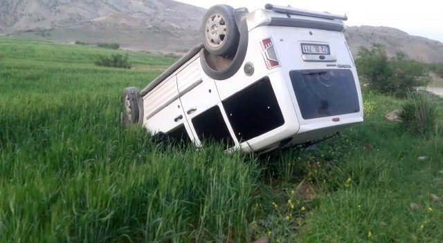 Siirt’te Araç Takla Attı, Sürücü Yara Almadan Kazayı Atlattı