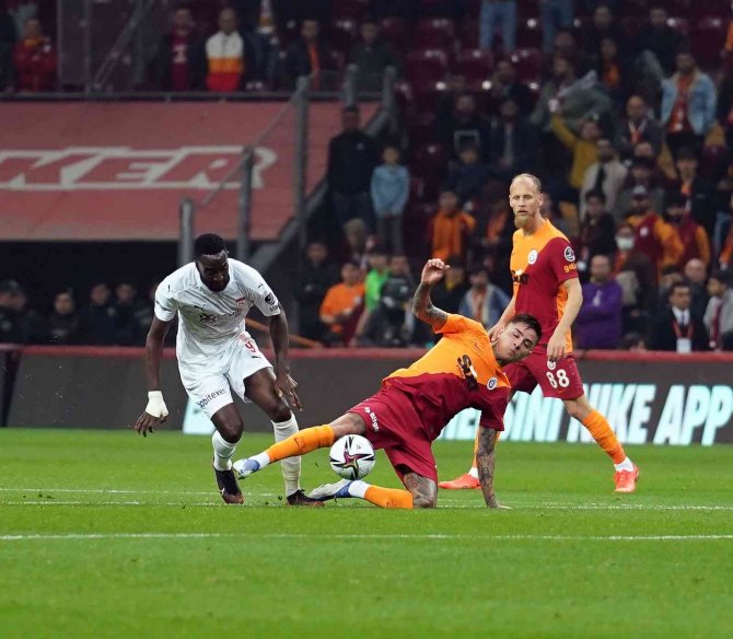 Spor Toto Süper Lig: Galatasaray: 1 - Dg Sivasspor: 1 (İ̇lk Yarı)