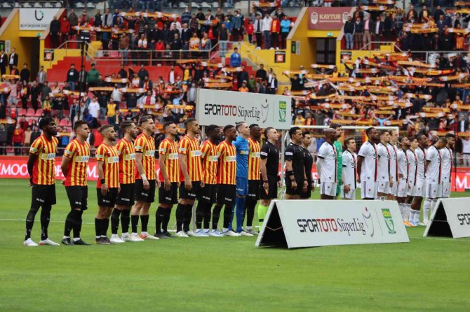 Spor Toto Süper Lig: Kayserispor: 0 - Beşiktaş: 0 (Maç Devam Ediyor)