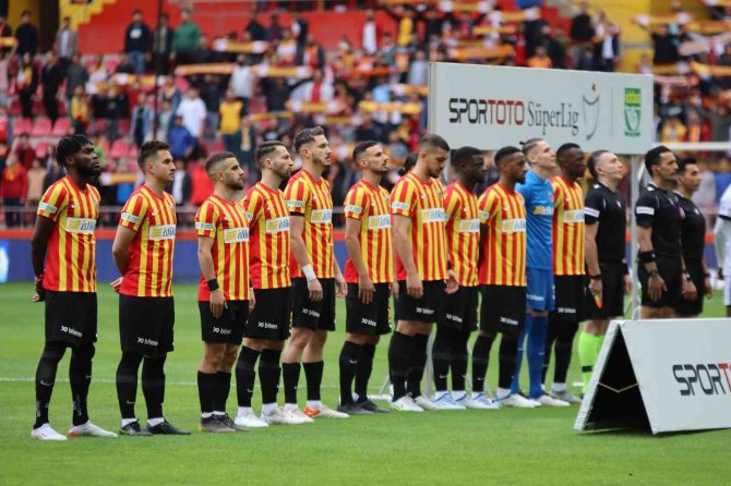 Spor Toto Süper Lig: Kayserispor: 0 - Beşiktaş: 0 (Maç Devam Ediyor)