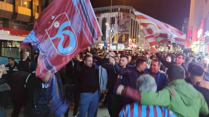 Trabzonspor Taraftarları Van’ı İnletti