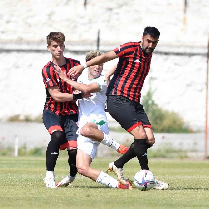 Tff 2. Lig: Turgutluspor: 1 Serik Belediyespor: 2