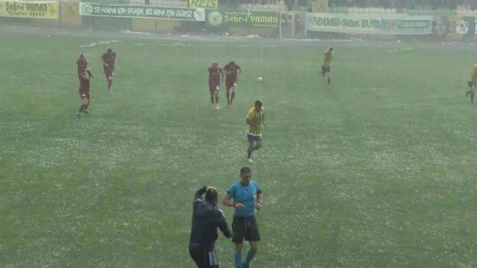 Maçta Dolu Molası Verildi
