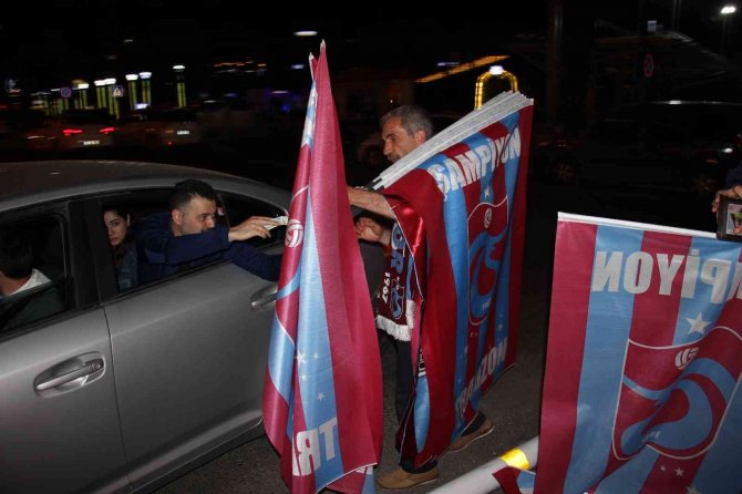 Trabzonspor’un Şampiyonluğu Aydın’da Doyasıya Kutlandı