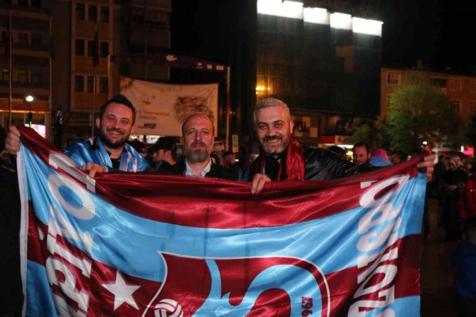Karabük’te Trabzonlular Sokağa Döküldü