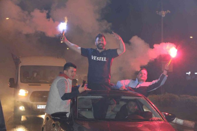 Karabük’te Trabzonlular Sokağa Döküldü
