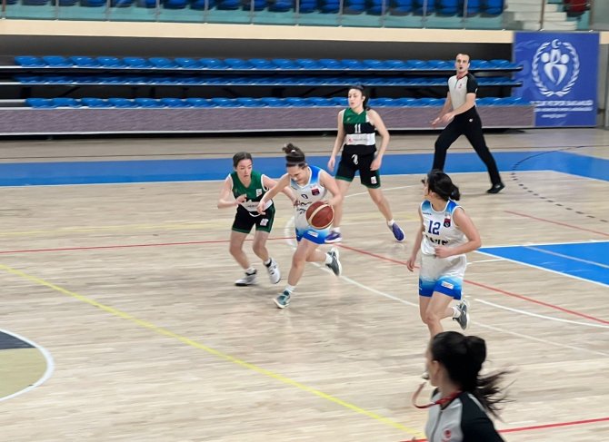 Basketbol Gençler Liginde Düzce Atletik Çeyrek Finalde