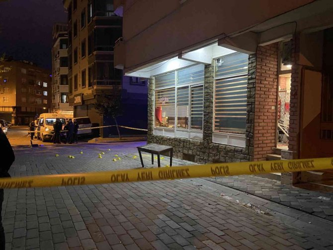 zeytinburnu’nda Sokak Ortasında Silahlı Çatışma: 3 Yaralı
