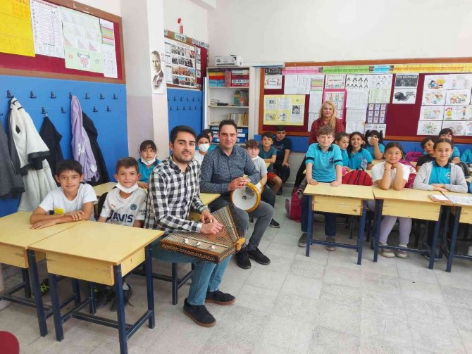 Türk Sanat Müziği’ni Çocuklara Sevdiriyorlar