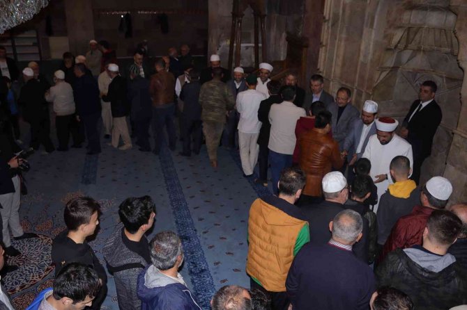 Özhaseki Vatandaşlarla Bayramlaştı
