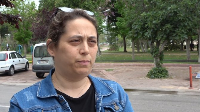 Geç Kaldığı İddiasıyla Mesai Arkadaşı Tarafından Sokak Ortasında Darp Edilen Kadın: “İ̇şe Gitmeye Korkuyorum”