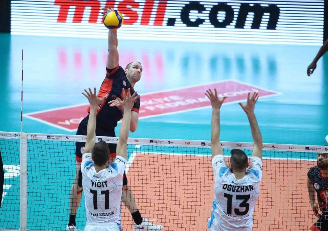 Ziraat Bankkart, Seride 2-0 Öne Geçti