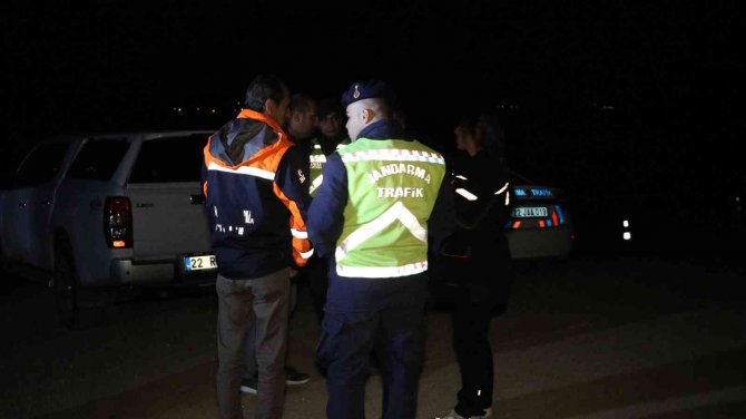 Bayram Ziyareti Acı Sonla Bitti: Otomobil Nehre Uçtu, Karı Koca Öldü, Anne Yaralandı