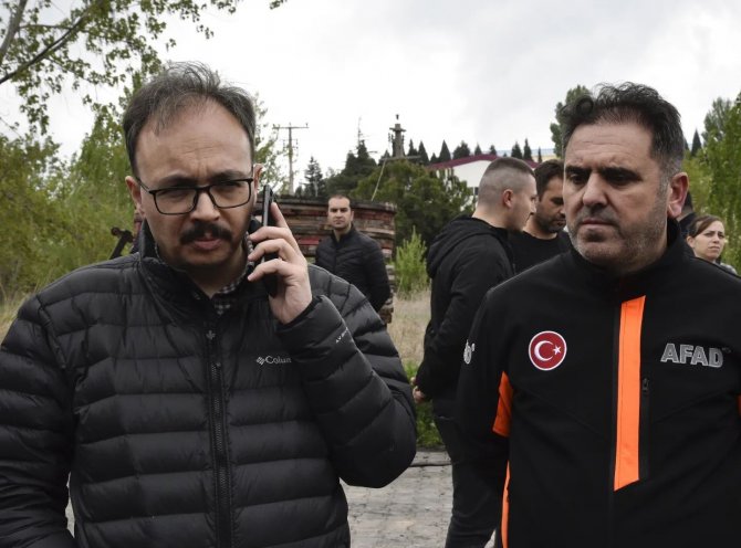 Vali Şentürk, Yangın Çıkan Fabrikada İncelemede Bulundu