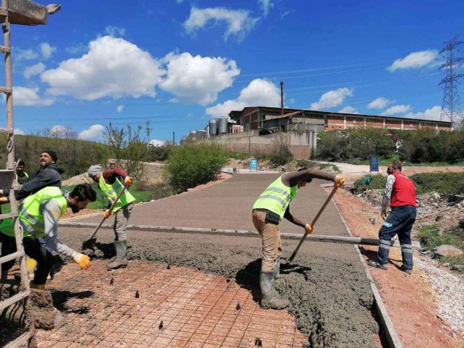 Kocaeli Büyükşehir, Köy Yolları Yapımını Sürdürüyor