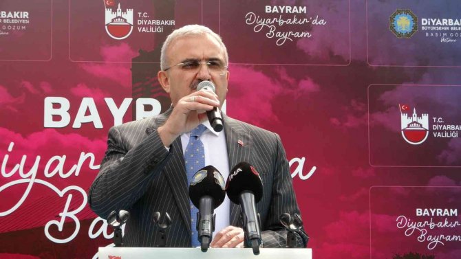 Vali Karaloğlu, Diyarbakırlılarla Bayramlaştı