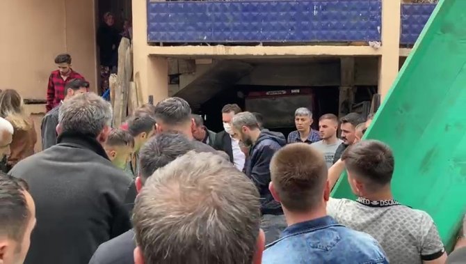Eşi Tarafından Öldürülen Kadın Bayram Günü Defnedildi