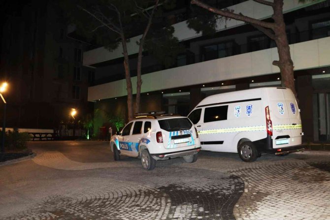 Kuşadası’ndaki Lüks Otelde Ölü Olarak Bulundu