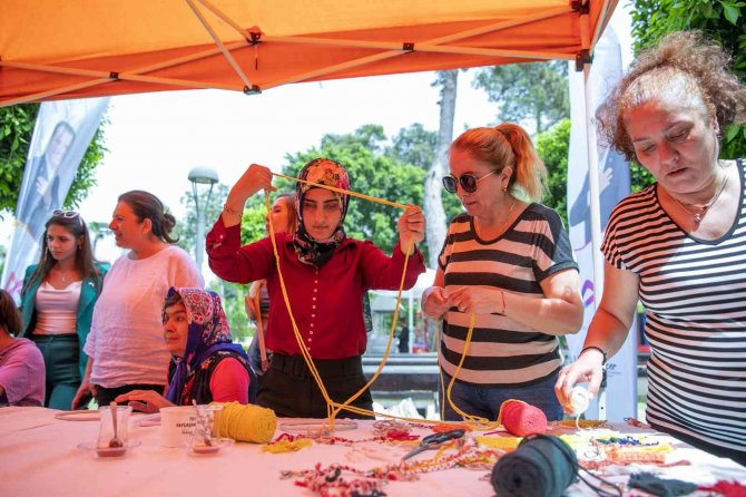 Mersin’de Görme Engelli Kadınlara Kurs Desteği