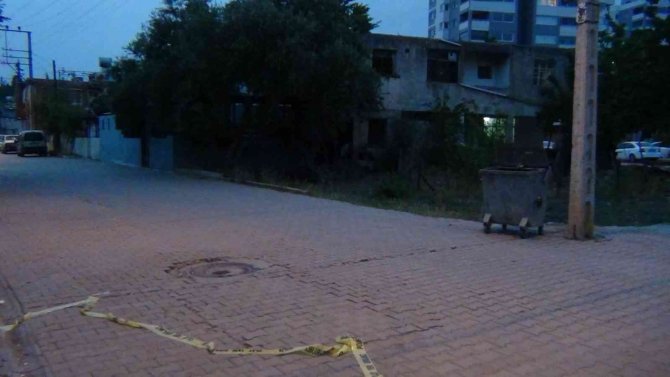 Adana’da Bıçaklı Saldırıya Uğrayan Şahıs Hayatını Kaybetti