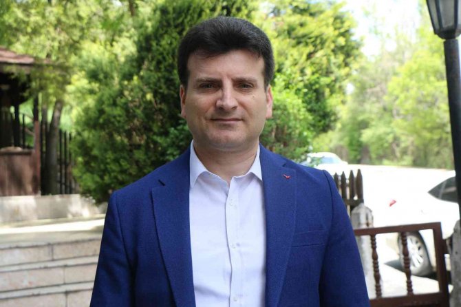 Bilim Kurulu Üyesi Prof. Dr. Yiyit: “10 Güne Kadar Kalan Kısıtlamalar Kalkacak”