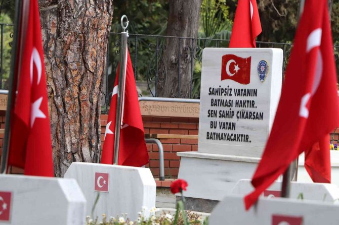 Şehitlikte Buruk Bayram