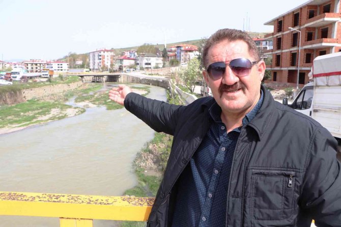 Bu Çay Görenleri Şaşkına Çeviriyor