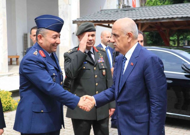 Bakan Kirişci: "Yağış Eksikliği Genel Üretimi Sarsacak Boyutta Değil"
