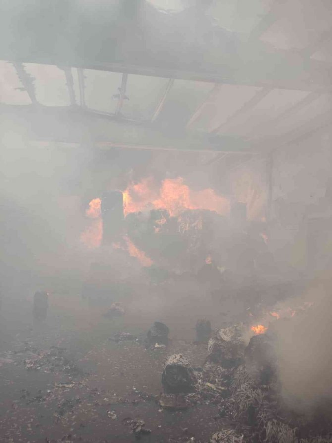 Battaniye Üretimi Yapan Fabrika Kullanılmaz Hale Geldi