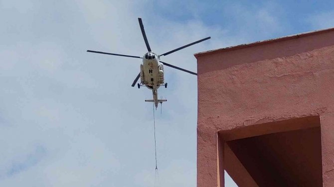 Çeşme Karadağ’da Çıkan Yangın Kontrol Altına Alındı