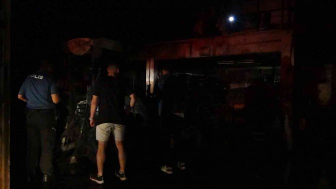 Traktör Tamir Atölyesinde Çıkan Yangın Korkuttu