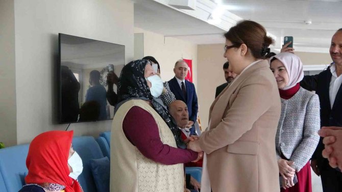 Bakan Yanık: “Çocukluktan, Gençlikten Yaşlılığa Kadar Bütün Vatandaşlarımıza Hak Temelli Ve Eşit Hizmet Sunmaya Çalışıyoruz”