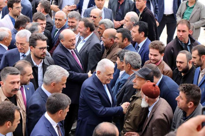 Binali Yıldırım’a Memleketi Erzincan’da Sevgi Seli
