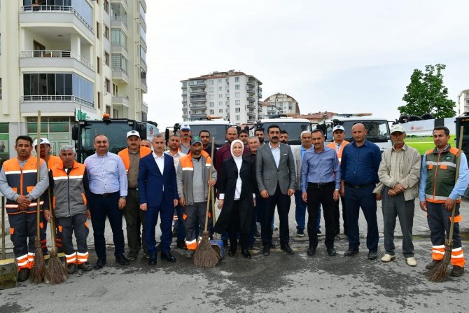 Yeşilyurt Belediyesinin Araç Filosu Yenileniyor