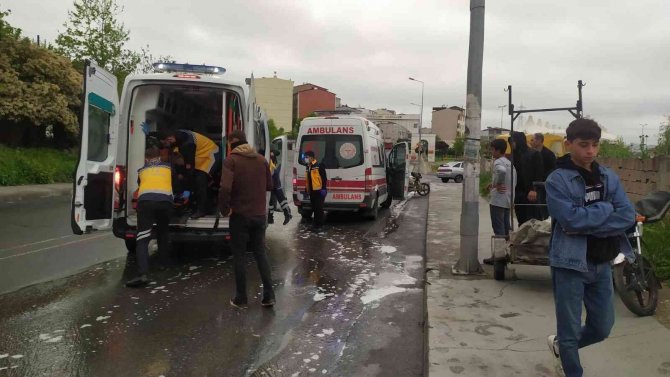 Avcılar’da Hurda Deposunda Yangın: 2 Kişi Dumandan Etkilendi