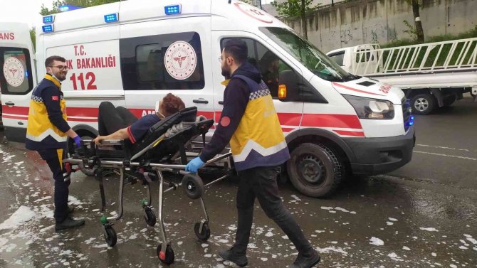 Avcılar’da Hurda Deposunda Yangın: 2 Kişi Dumandan Etkilendi