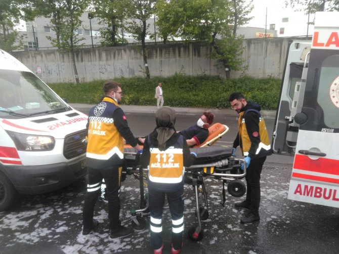 Avcılar’da Hurda Deposunda Yangın: 2 Kişi Dumandan Etkilendi
