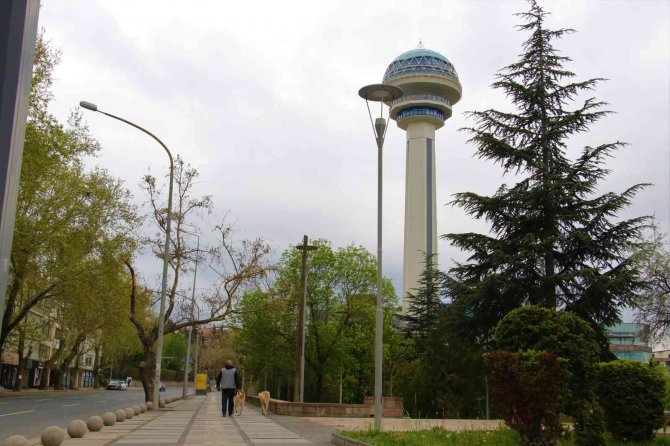 Bayram Sakinliğini Fırsat Bilen Başkentliler Soluğu Parklarda Aldı