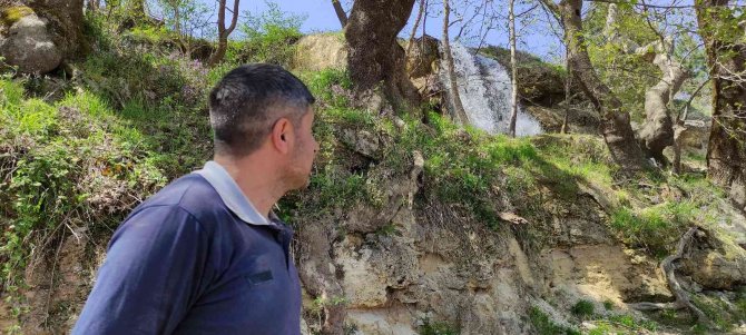 Bu Köyün İçinde Şelale Akıyor Gören Hayran Kalıyor