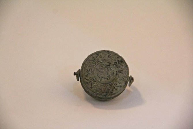 Krem Kutusunda Yurt Dışına Kaçırılmak Üzereyken Ele Geçirilen 3 Bin 600 Yıllık Mühür Sergilenmeye Başladı