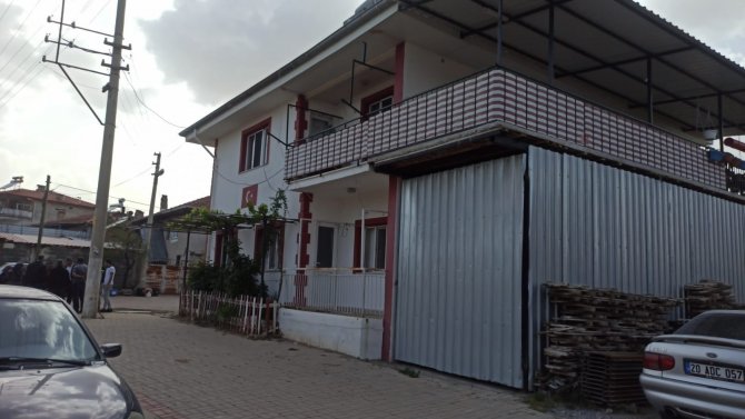 Evde Baygın Bulunan Kız Kardeşlerden 1’i Öldü