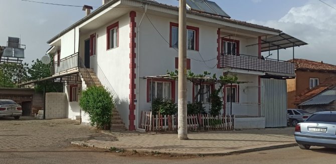 Evde Baygın Bulunan Kız Kardeşlerden 1’i Öldü