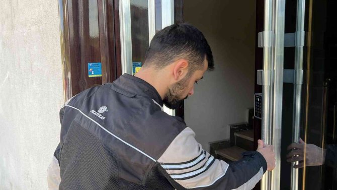 Kiracı Olarak Girdiği Evi Soydu