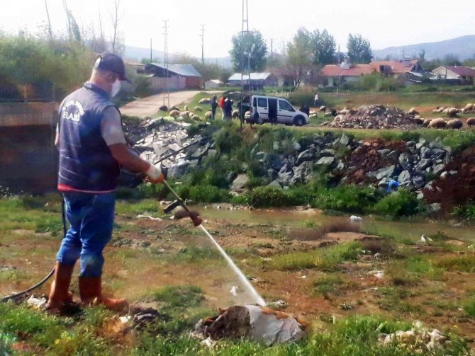 Elazığ’da İlaçlama Çalışmaları Bayramda Da Sürüyor