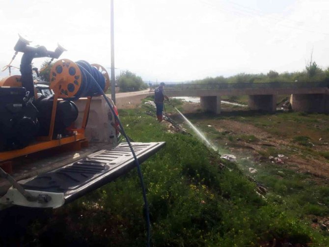 Elazığ’da İlaçlama Çalışmaları Bayramda Da Sürüyor