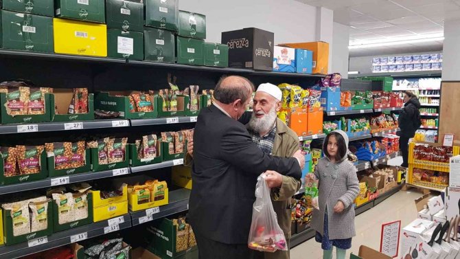 Esenköy Belediye Başkanı Mehmet Temel, Belde Halkıyla Bayramlaştı