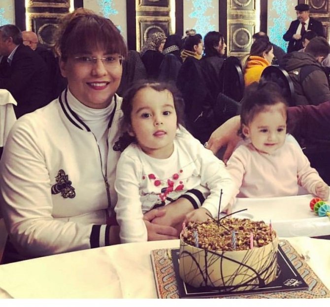 Midesini Üşüttüğünü Zannetti, 10 Milyonda Bir Görülen Hastalığa Yakalandığını Öğrendi