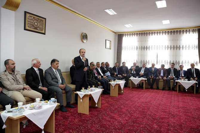 Geleneksel Bayramlaşma Programı Tuzcuzade Mahalle Odası’nda Gerçekleştirildi