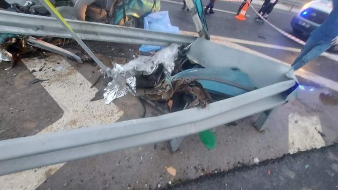 İ̇zmir’de Feci Kaza: 2 Ölü, 3 Yaralı