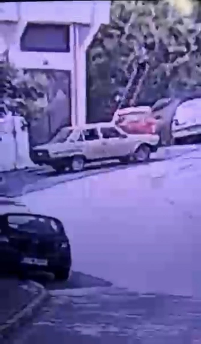 Soygun İçin Tırmandıkları Merdiveni De Çaldılar